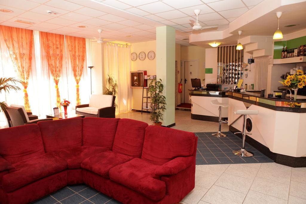 Hotel Saxon リミニ エクステリア 写真